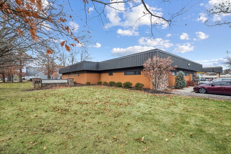 More Photos Of 215 Union Ave, Bridgewater Medical For Sale