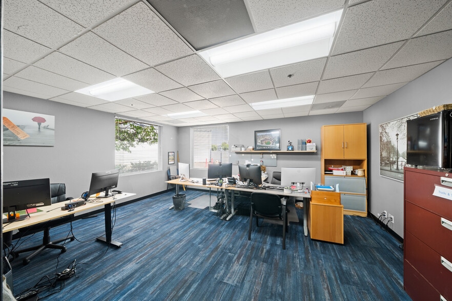 More Photos Of 4081 Seaport Blvd, West Sacramento Warehouse For Lease
