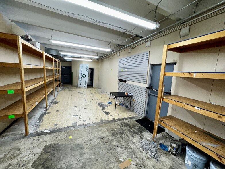 More Photos Of 514-528 NW 7 Hwy, Blue Springs Unknown For Lease