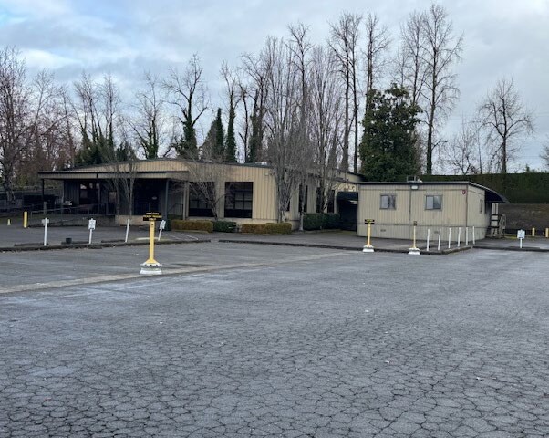More Photos Of 110 N Marine Dr, Portland Truck Terminal For Lease