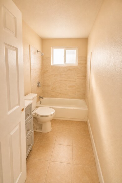 More Photos Of 16012-16020 Juniper St, Hesperia Assisted Living For Lease