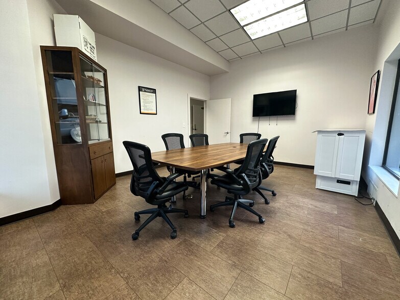 More Photos Of 1128-1152 N Rutledge St, Springfield Office For Sale