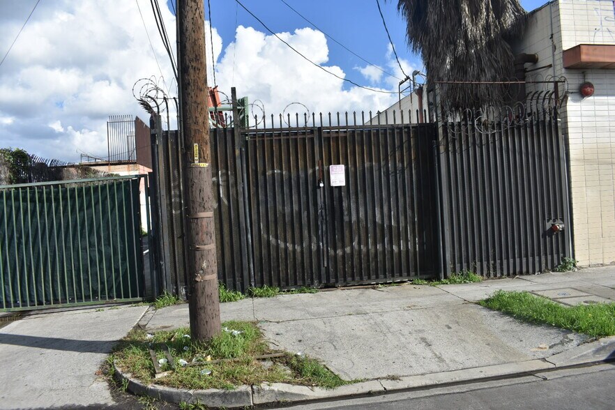 More Photos Of 8614-8616 Mettler St, Los Angeles Industrial For Sale