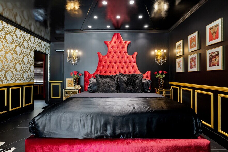 More Photos Of 120 W Vereda Sur, Palm Springs Hotel For Sale