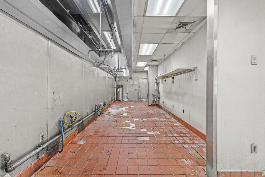 More Photos Of 1512 US Highway 70 E, New Bern Fast Food For Sale