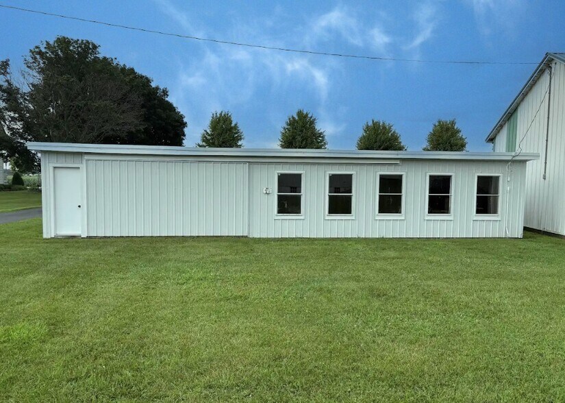 More Photos Of 12407 Main St, Huntley Loft Creative Space For Sale