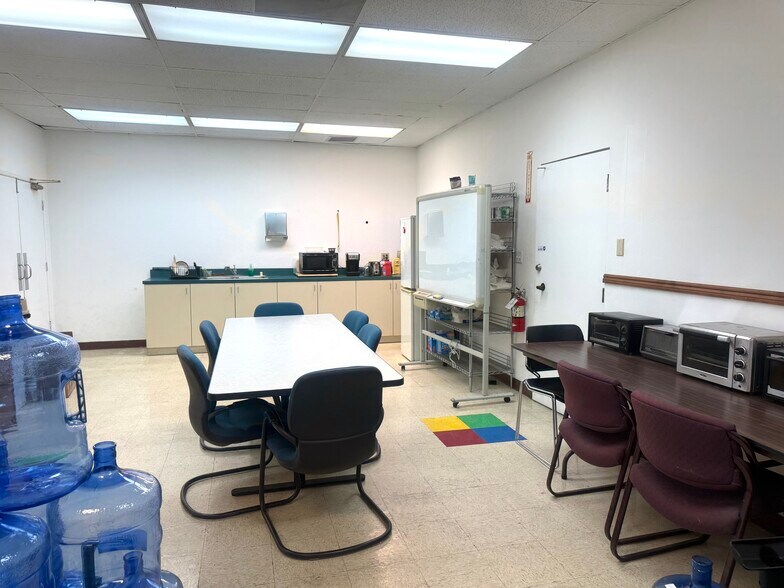 More Photos Of 725 San Aleso Ave, Sunnyvale Light Distribution For Lease