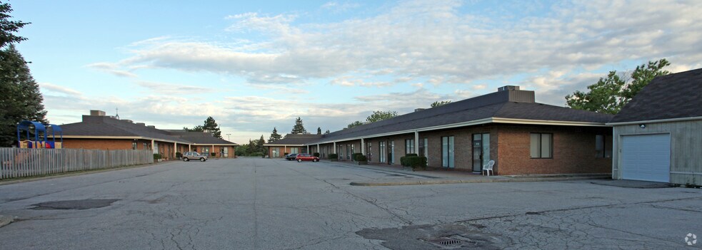 More Photos Of 1151 Denison St, Markham Office For Sale