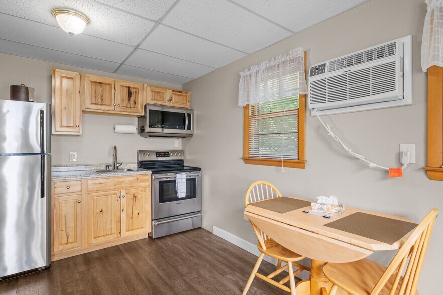 More Photos Of 291 Endicott St N, Laconia Hotel For Sale