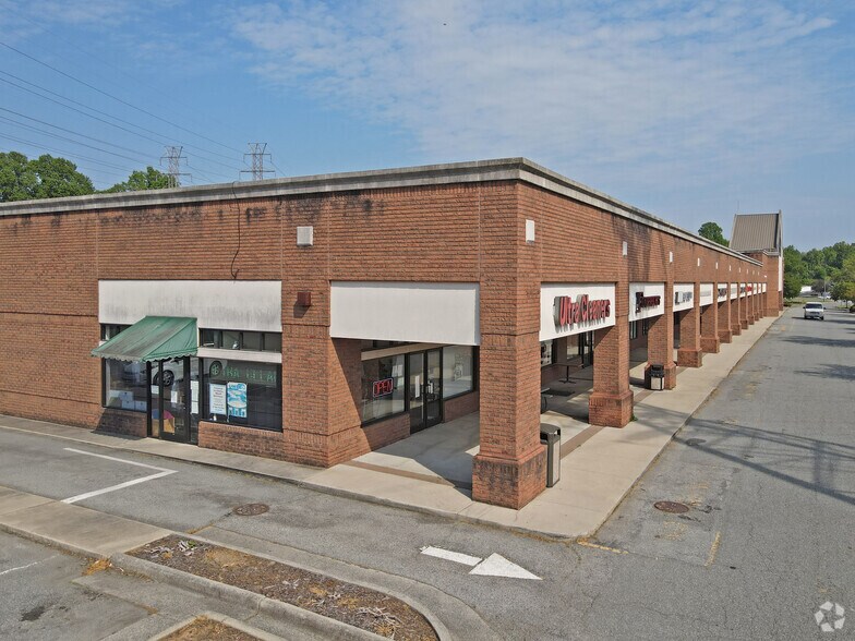 More Photos Of 2710 N Church St, Greensboro Supermarket For Lease