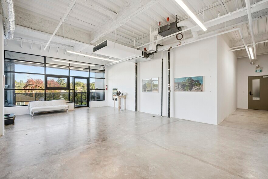 More Photos Of 288-300 Geary Ave, Toronto Manufacturing For Sale