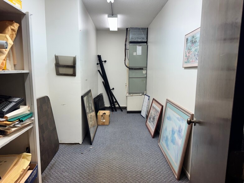 More Photos Of 151 SE Lakeshore Dr, Madison Medical For Sale