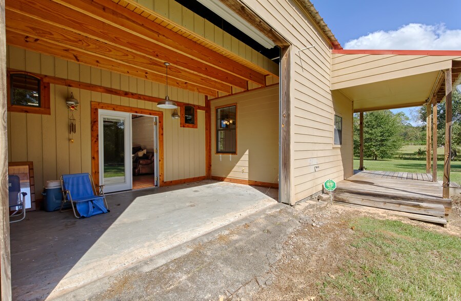 More Photos Of 16259 FM 149, Montgomery Light Manufacturing For Sale