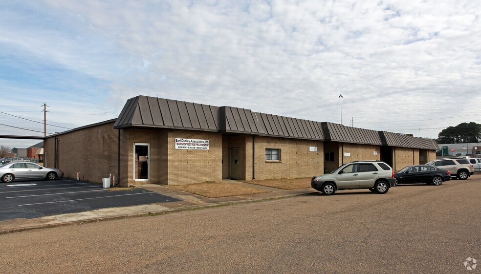 More Photos Of 5339 I-55, Jackson Office For Lease