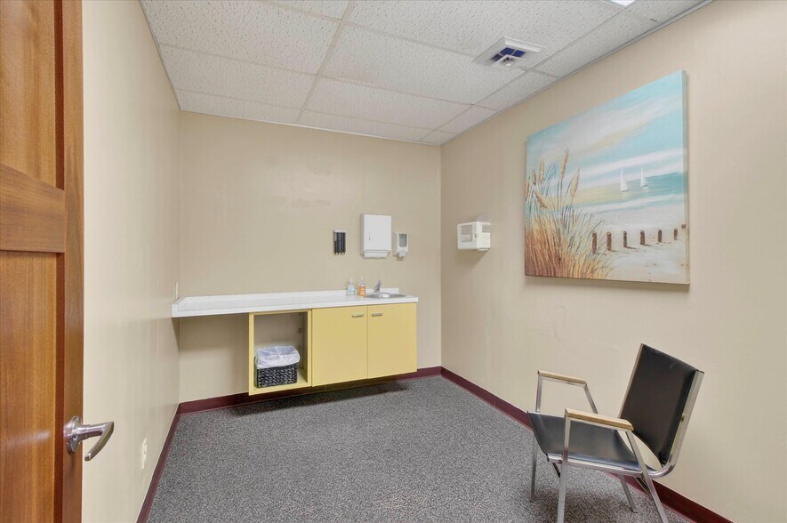 More Photos Of 820 N Pine River St, Ithaca Healthcare For Sale