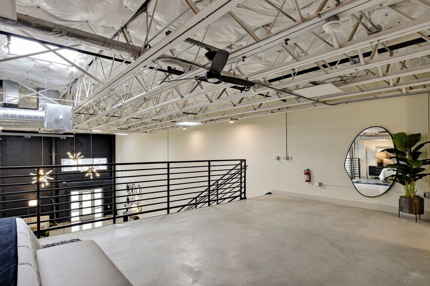 More Photos Of 215 Coca Cola Pl, San Antonio Apartments For Lease