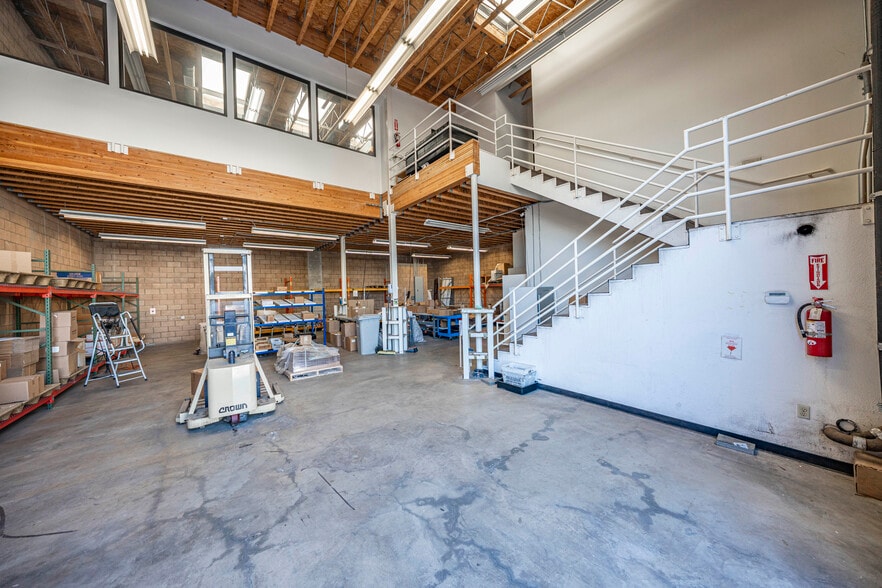 More Photos Of 2646 St Louis Ave, Signal Hill Warehouse For Sale