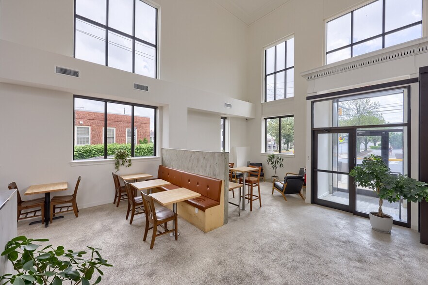 More Photos Of 1-7 W Main St, Mount Joy Bank For Sale