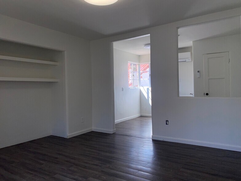 More Photos Of 463-477 N Palm Canyon Dr, Palm Springs Storefront Retail Office For Lease