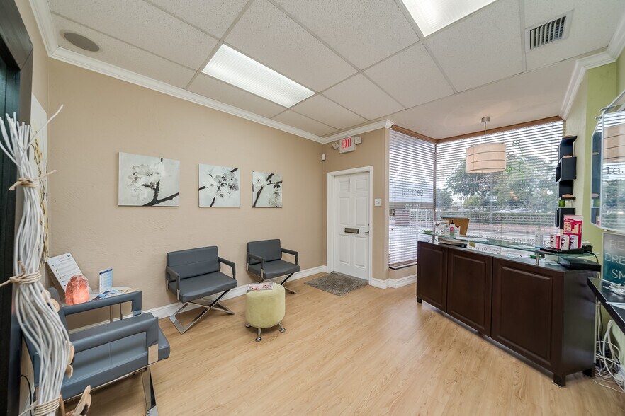 More Photos Of 1926-1928 Tyler St, Hollywood Storefront For Lease