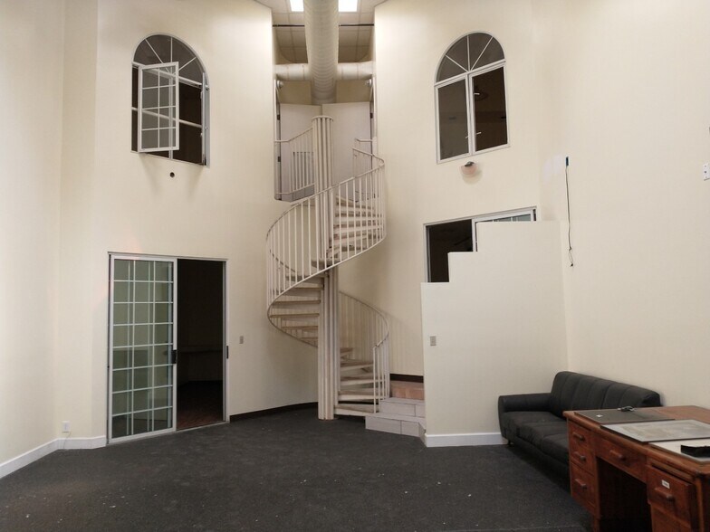 More Photos Of 1146 Fort Street Mall, Honolulu General Retail For Lease