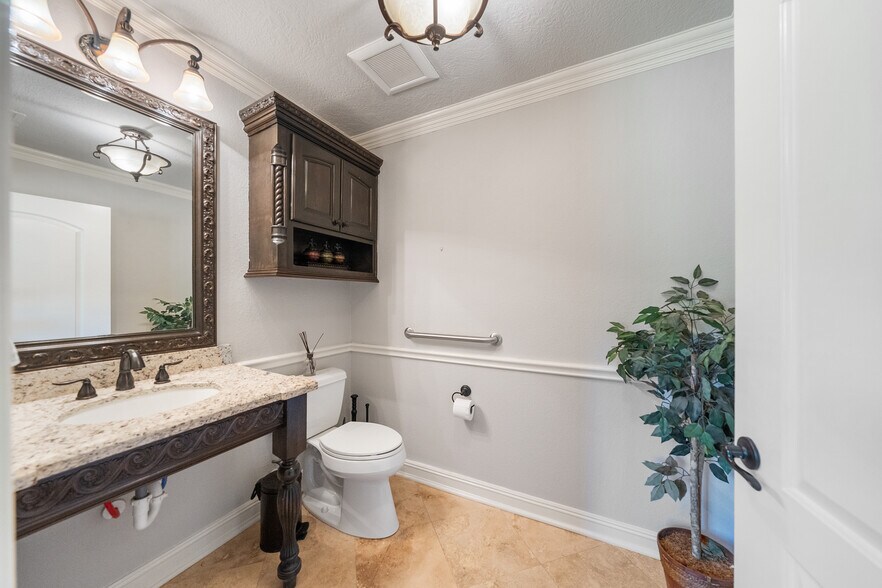 More Photos Of 14000 McAlister Rd, Conroe Office For Sale