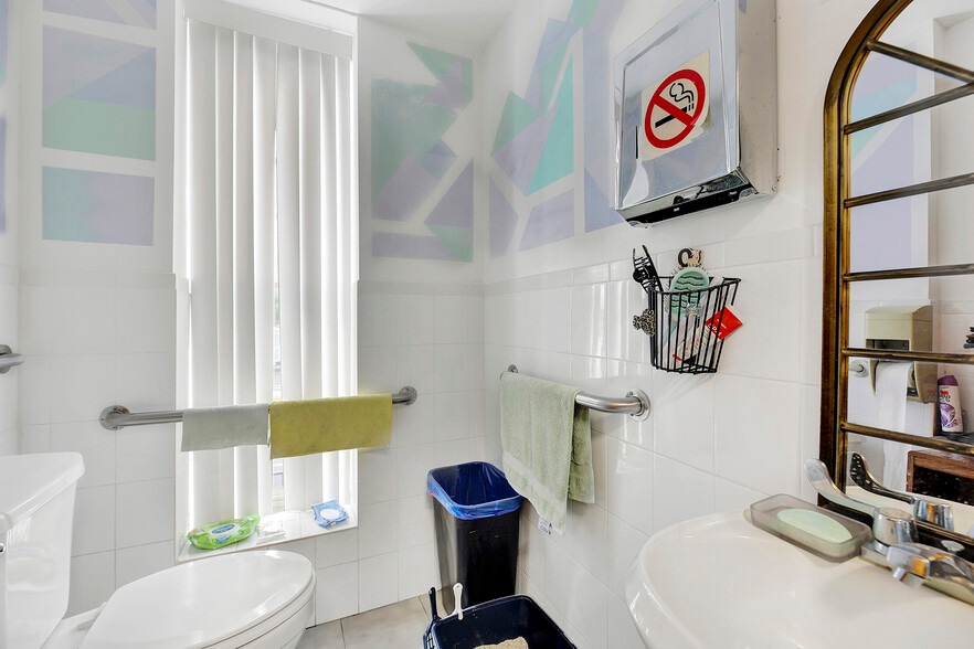 More Photos Of 3099 Coney Island Ave, Brooklyn Medical For Sale