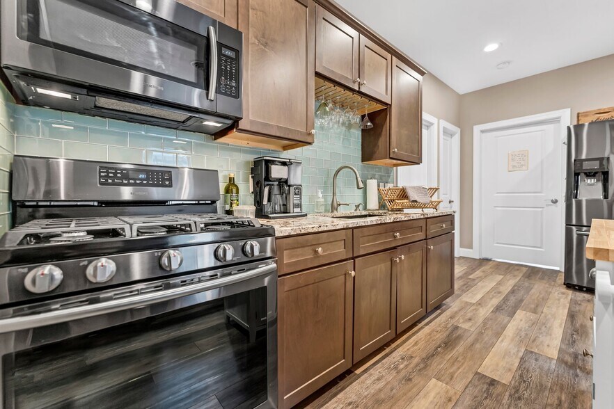 More Photos Of 6576 E Quaker St, Orchard Park Freestanding For Sale