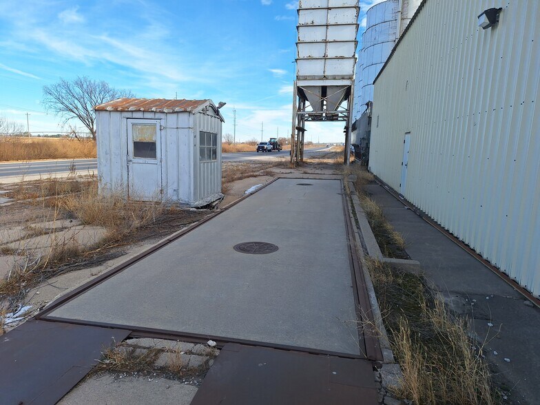 More Photos Of 808 Pacific st, Lexington Specialty For Sale