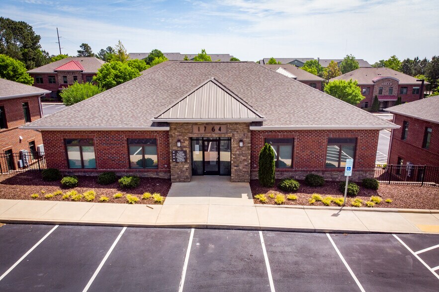 More Photos Of 1764 Heritage Center Dr, Wake Forest Office For Lease