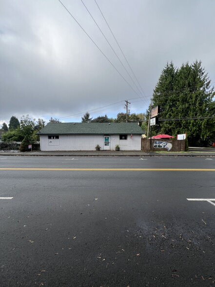 Primary Photo Of 1107 Pacific Ave N, Kelso Restaurant For Sale