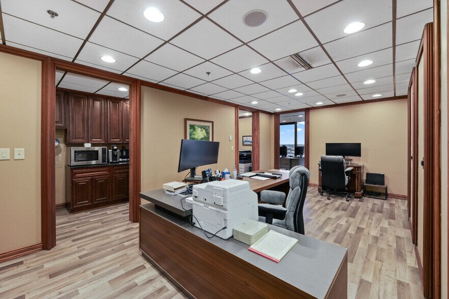 More Photos Of 233 E Bay St, Jacksonville Office For Sale