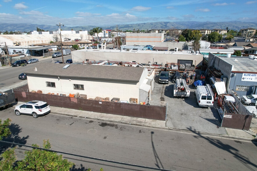 More Photos Of 502 Horning St, San Jose Service For Sale