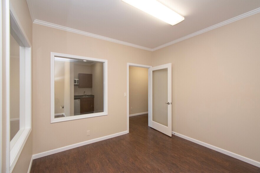 More Photos Of 495 Spruce St, Sequim Office For Sale