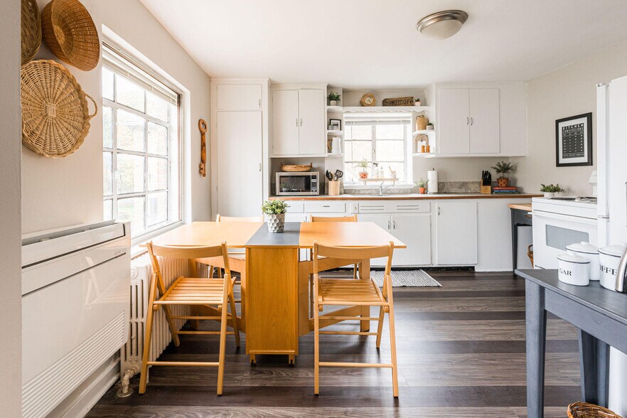 More Photos Of 524 Cross St, Sycamore Apartments For Sale