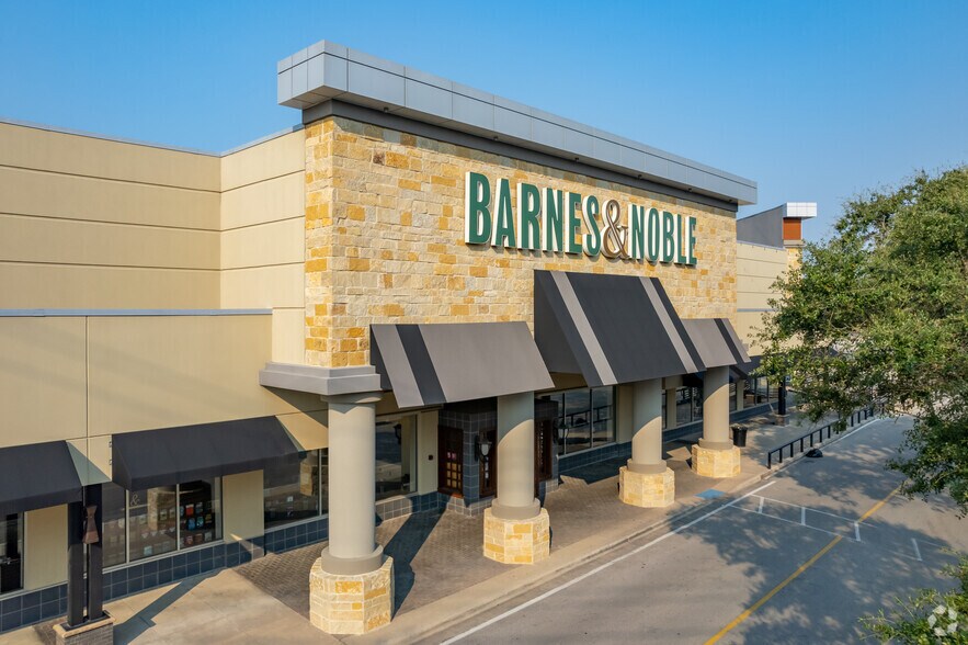 More Photos Of 10000 Research Blvd, Austin Unknown For Lease