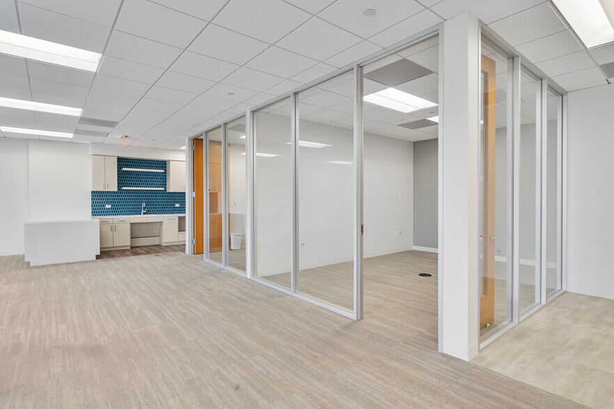 More Photos Of 6002 Rogerdale Rd, Houston Office For Lease