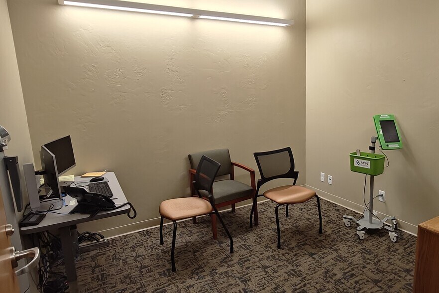 More Photos Of 3210 E Rd, Clifton Office For Sale