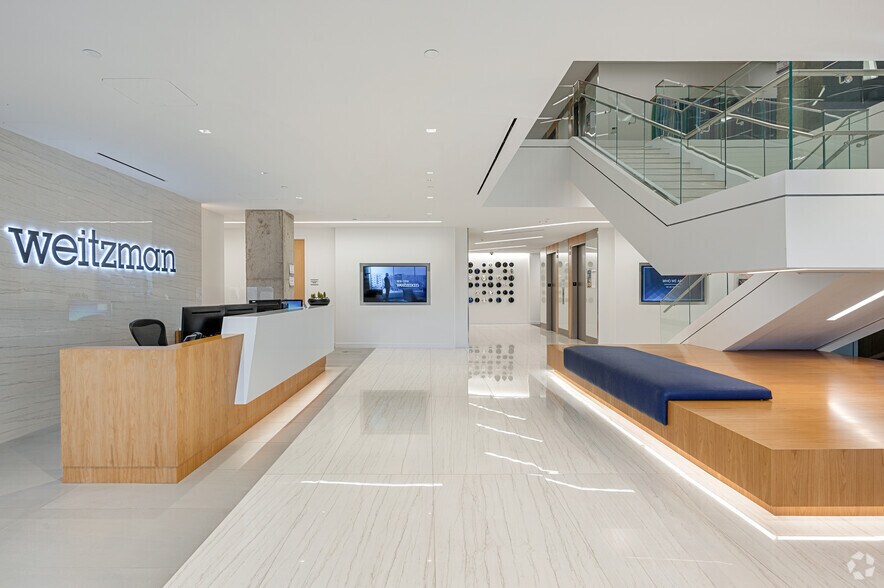 More Photos Of 3102 Maple Ave, Dallas Office For Lease