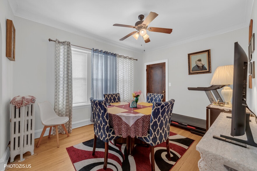 More Photos Of 6533 W North Ave, Oak Park Storefront Retail Office For Sale