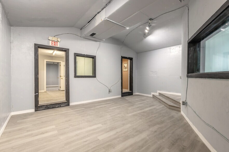 More Photos Of 529 Ridgewood Ave, Daytona Beach Freestanding For Lease