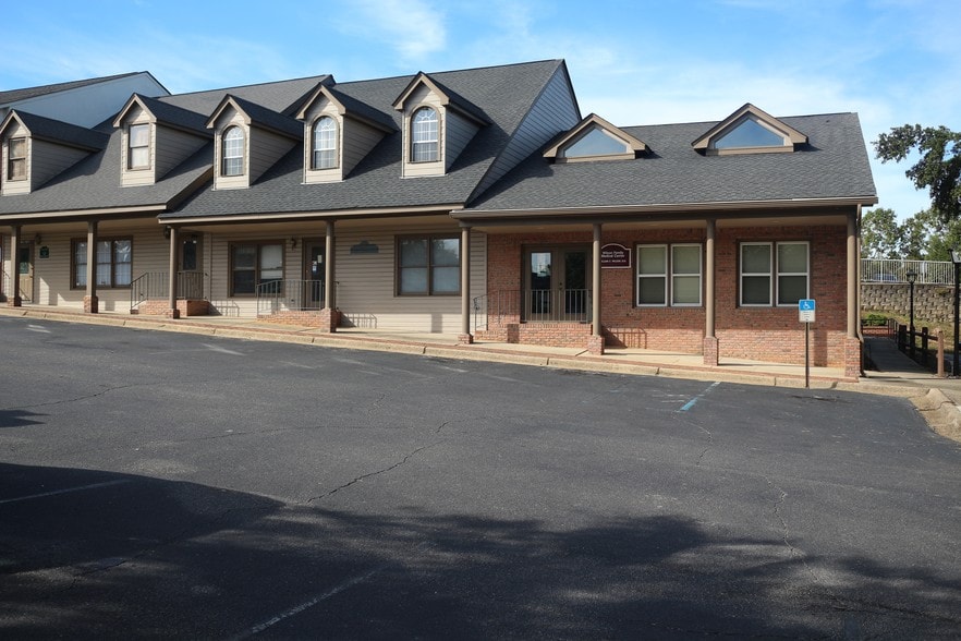More Photos Of 6160 N Davis Hwy, Pensacola Office For Sale