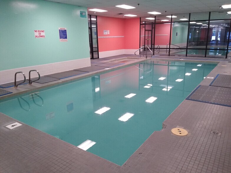 More Photos Of 1710-1738 E Little Creek Rd, Norfolk Storefront For Lease