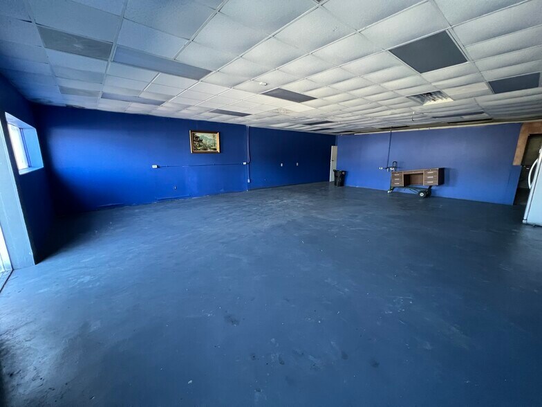 1518 Woodmere Dr, Greensboro, NC 27405 Office For Sale