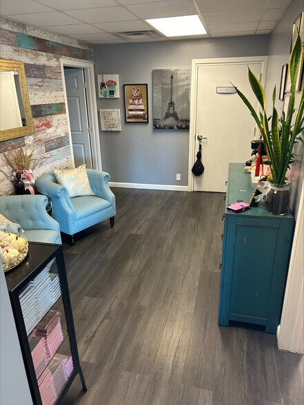 More Photos Of 155 Park Ave, Cranston Storefront Retail Office For Lease