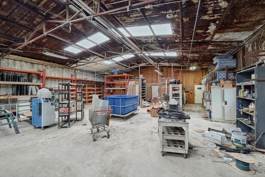 More Photos Of 18987 W US Highway 82, Sherman Industrial For Sale