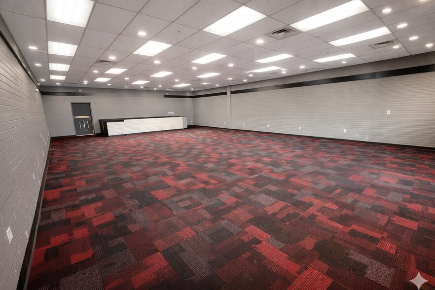More Photos Of 875 US-321, Lenoir City General Retail For Lease
