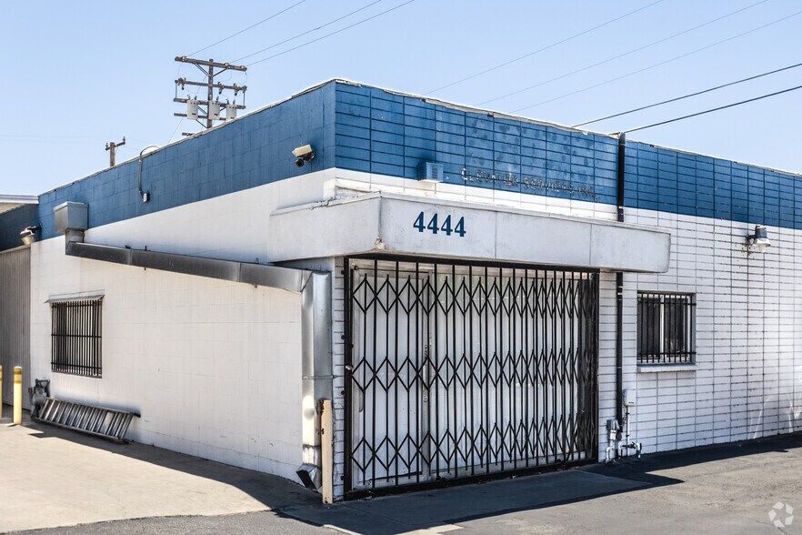 More Photos Of 4444 Union Pacific Ave, Commerce Warehouse For Sale