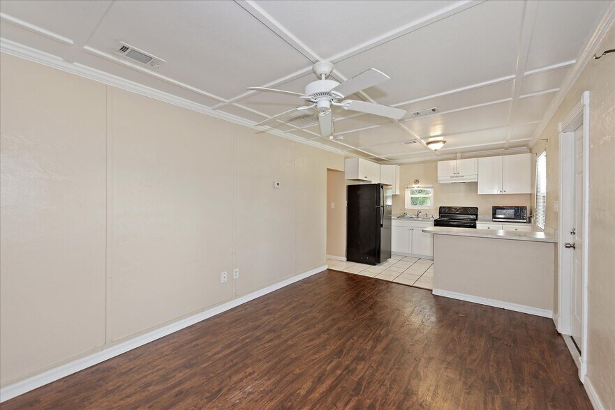 More Photos Of 1905 Oakley Ave, Fort Myers Apartments For Sale
