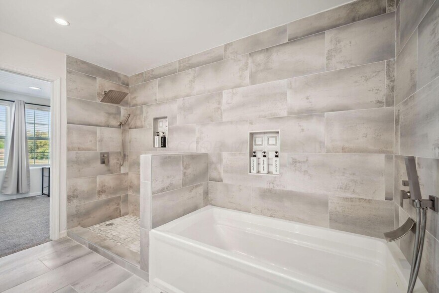 More Photos Of 4677 E Livingston Ave, Columbus Specialty For Sale